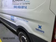 ✅ 2019 Ford Transit Cargo • VIN: 1FTYR2YM4KKA85623 • Lot: 43943597. Wystawiony na IAAI z przebiegiem 97 589 mil. Bezpłatny archiwum sprzedaży aukcyjnych z USA i szczegółowy raport historii pojazdu na DreamBid. Zdjęcie 6.