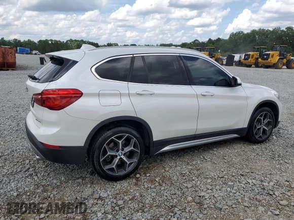 ✅ 2019 BMW X1 sDrive28i • VIN: WBXHU7C51K5L11243 • Lot: 61818985. Wystawiony na Copart z przebiegiem 64 734 mil. Bezpłatny archiwum sprzedaży aukcyjnych z USA i szczegółowy raport historii pojazdu na DreamBid. Zdjęcie 3.