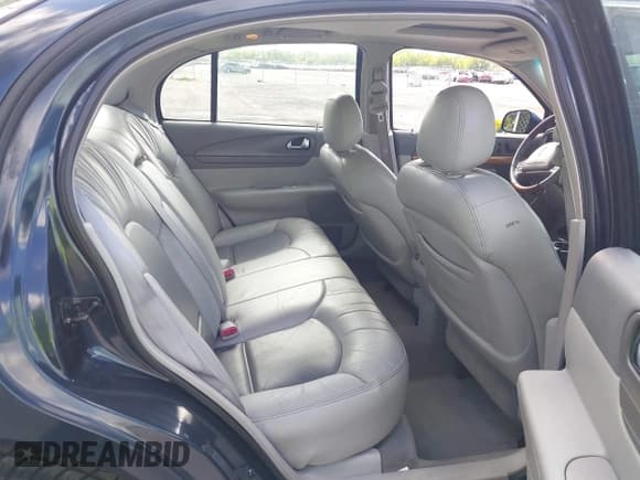 ✅ 2001 Lincoln Continental • VIN: 1LNHM97V41Y614240 • Lot: 42937135. Listed on IAAI with 67,882 mi. Free auction sales archive from the USA and detailed vehicle history report at DreamBid. Image 8.