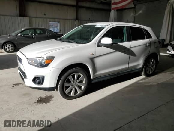 2015 Mitsubishi Outlander ES с VIN 4A4AP3AU6FE006943, выставлен на аукционе Copart как лот 82784925 с пробегом 105 197 миль миль и Чистый • Clean title. История ставок и продаж доступна на DreamBid. Изображение 1.