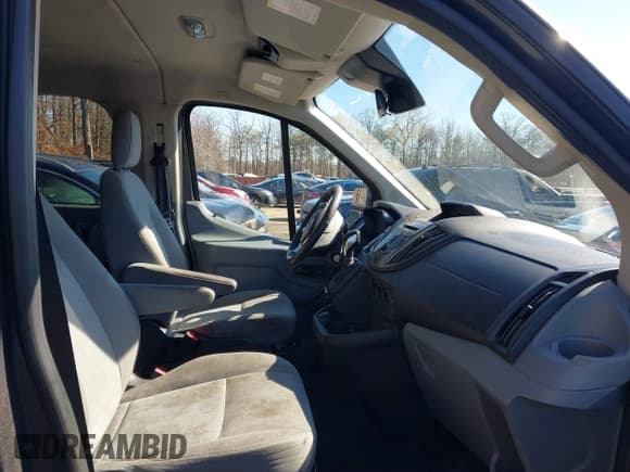 ✅ 2017 Ford Transit XL • VIN: 1FBZX2ZM0HKB13343 • Lot: 41564409. Wystawiony na IAAI z przebiegiem 416 916 mil. Bezpłatny archiwum sprzedaży aukcyjnych z USA i szczegółowy raport historii pojazdu na DreamBid. Zdjęcie 5.