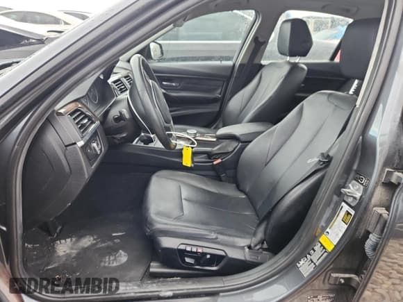 ✅ 2015 BMW 3 Series 328i xDrive • VIN: WBA3B5G58FNS17357 • Лот: 84263415. Опубликован ранее на Copart с пробегом 78 300 миль. Бесплатный доступ к архиву аукционных продаж из США и подробный отчёт об истории автомобиля на DreamBid. Изображение 7.