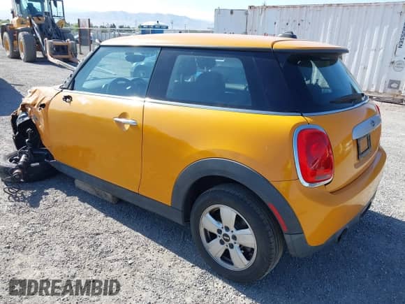 2014 MINI Hardtop with VIN WMWXM5C53ET934034, listed as a IAAI auction lot 42375051 with 73,046 mi miles and . Bid and sale history available at DreamBid. Image 3.