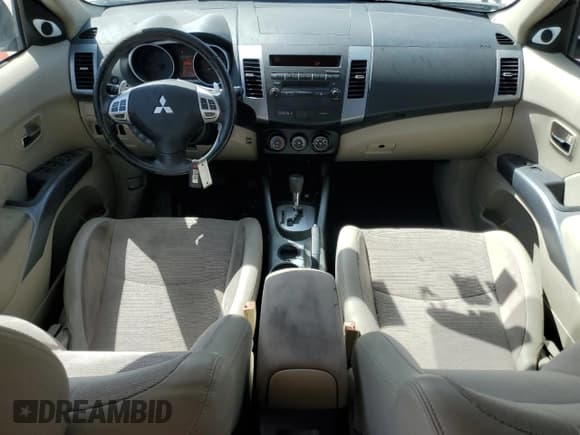 ✅ 2009 Mitsubishi Outlander SE • VIN: JA4LS31W09Z013393 • Лот: 49849775. Опубликован ранее на Copart с пробегом 152 960 миль. Бесплатный доступ к архиву аукционных продаж из США и подробный отчёт об истории автомобиля на DreamBid. Изображение 8.