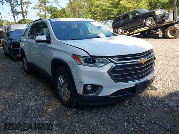 ✅ 2020 Chevrolet Traverse LT Cloth • VIN: 1GNERGKW5LJ327327 • Лот: 42955066. Опубликован ранее на IAAI с пробегом 61 624 миль. Бесплатный доступ к архиву аукционных продаж из США и подробный отчёт об истории автомобиля на DreamBid. Изображение 1.