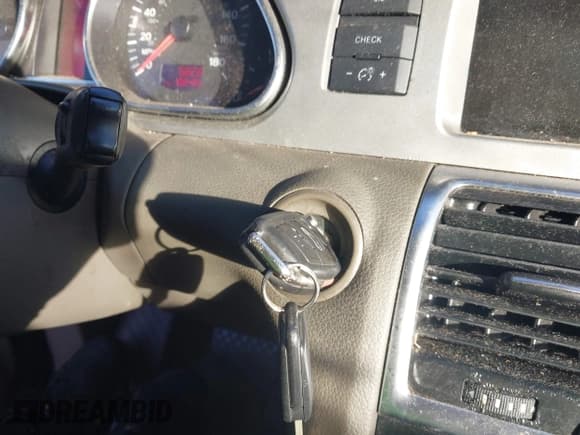 ✅ 2009 Audi Q7 • VIN: WA1AY74L09D023868 • Lot: 43887779. Wystawiony na IAAI z przebiegiem 198 495 mil. Bezpłatny archiwum sprzedaży aukcyjnych z USA i szczegółowy raport historii pojazdu na DreamBid. Zdjęcie 11.