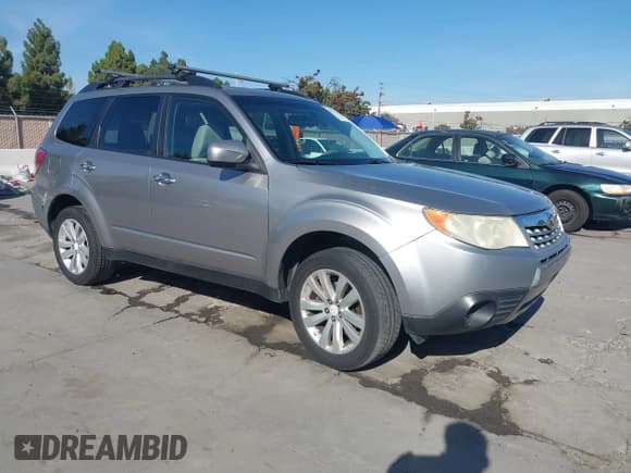 ✅ 2011 Subaru Forester X Premium • VIN: JF2SHACC6BH762980 • Lot: 43595591. Listed on IAAI with 147,725 mi. Free auction sales archive from the USA and detailed vehicle history report at DreamBid. Image 1.