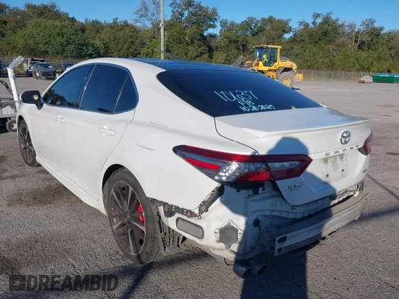 ✅ 2018 Toyota Camry XSE • VIN: 4T1B61HKXJU125001 • Lot: 43584996. Wystawiony na IAAI z przebiegiem 189 606 mil. Bezpłatny archiwum sprzedaży aukcyjnych z USA i szczegółowy raport historii pojazdu na DreamBid. Zdjęcie 3.