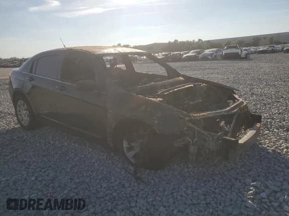 ✅ 2014 Chrysler 200 LX • VIN: 1C3CCBAB0EN209768 • Лот: 93707255. Опубликован ранее на Copart с пробегом Не указан. Бесплатный доступ к архиву аукционных продаж из США и подробный отчёт об истории автомобиля на DreamBid. Изображение 4.