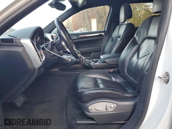 ✅ 2017 Porsche Cayenne S E-Hybrid • VIN: WP1AE2A29HLA72504 • Lot: 91635725. Listed on Copart with 168,371 mi. Free auction sales archive from the USA and detailed vehicle history report at DreamBid. Image 7.