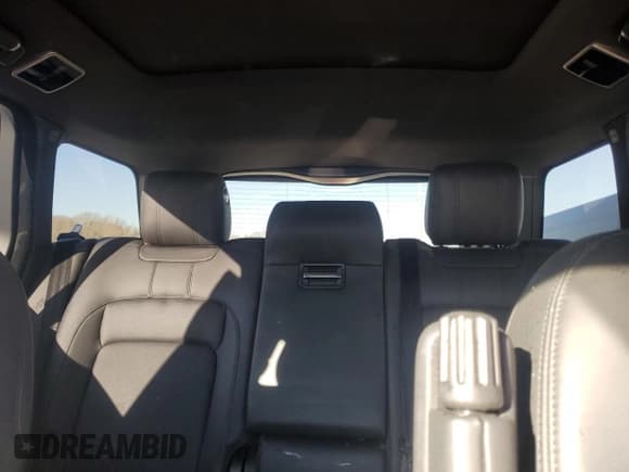 ✅ 2019 Land Rover Range Rover • VIN: SALGS2RE9KA556896 • Lot: 43109495. Listed on Copart with 37,710 mi. Free auction sales archive from the USA and detailed vehicle history report at DreamBid. Image 10.