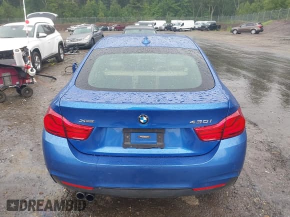 ✅ 2018 BMW 4 Series 430i xDrive • VIN: WBA4J3C56JBG95730 • Lot: 42871370. Wystawiony na IAAI z przebiegiem 70 614 mil. Bezpłatny archiwum sprzedaży aukcyjnych z USA i szczegółowy raport historii pojazdu na DreamBid. Zdjęcie 17.