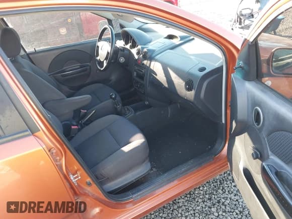 ✅ 2008 Chevrolet Aveo LS • VIN: KL1TD66678B089931 • Lot: 41562783. Wystawiony na IAAI z przebiegiem 184 225 mil. Bezpłatny archiwum sprzedaży aukcyjnych z USA i szczegółowy raport historii pojazdu na DreamBid. Zdjęcie 5.