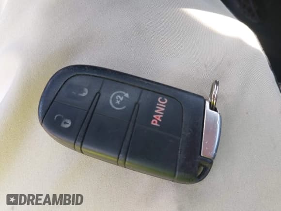 ✅ 2014 Dodge Journey SXT • VIN: 3C4PDCBB0ET133029 • Lot: 42434575. Listed on IAAI with 218,609 mi. Free auction sales archive from the USA and detailed vehicle history report at DreamBid. Image 11.