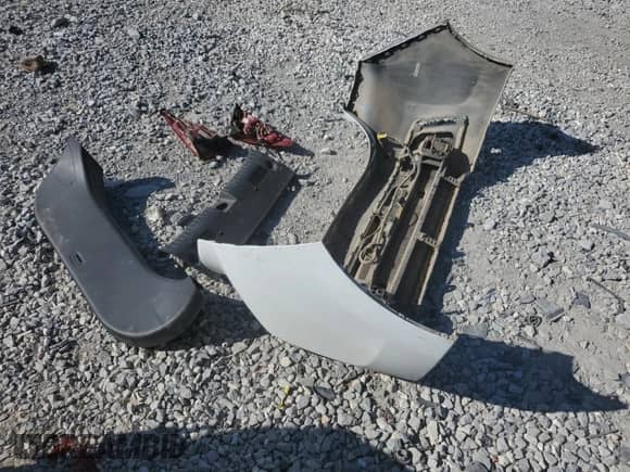 2018 Hyundai Ioniq SEL с VIN KMHC75LC8JU077507, выставлен на аукционе Copart как лот 72472544 с пробегом 119 773 миль миль и Списание • Salvage title. История ставок и продаж доступна на DreamBid. Изображение 12.