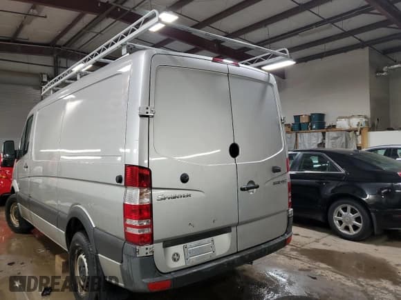 ✅ 2013 Mercedes-Benz Sprinter Cargo • VIN: WD3PE7CC0D5747227 • Lot: 50165315. Wystawiony na Copart z przebiegiem 171 649 mil. Bezpłatny archiwum sprzedaży aukcyjnych z USA i szczegółowy raport historii pojazdu na DreamBid. Zdjęcie 2.