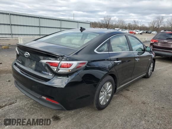 ✅ 2016 Hyundai Sonata SE • VIN: KMHE24L18GA025627 • Лот: 70161692. Опубликован ранее на Copart с пробегом 176 228 миль. Бесплатный доступ к архиву аукционных продаж из США и подробный отчёт об истории автомобиля на DreamBid. Изображение 3.