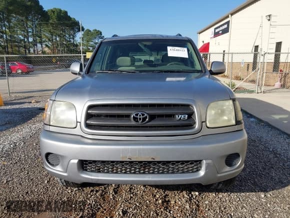 ✅ 2001 Toyota Sequoia SR5 • VIN: 5TDZT34A61S035241 • Lot: 43648123. Listed on IAAI with 392,682 mi. Free auction sales archive from the USA and detailed vehicle history report at DreamBid. Image 6.