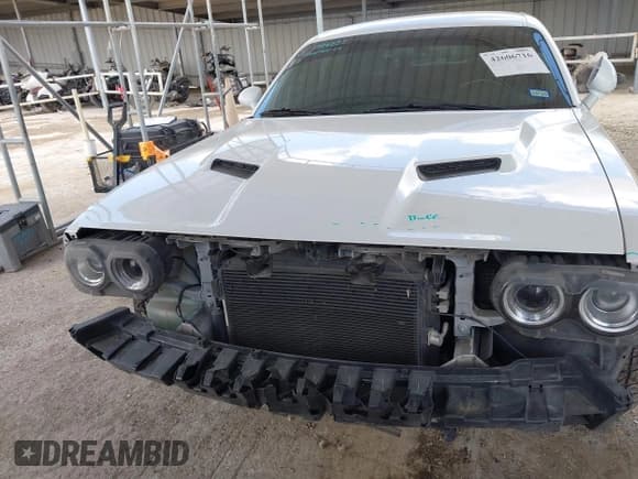 ✅ 2018 Dodge Challenger SXT • VIN: 2C3CDZAG5JH209527 • Lot: 42606716. Listed on IAAI with 118,931 mi. Free auction sales archive from the USA and detailed vehicle history report at DreamBid. Image 13.