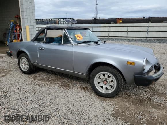 ✅ 1980 FIAT 124 Spider • VIN: 124CS000167543 • Lot: 53031904. Listed on Copart with 60,115 mi. Free auction sales archive from the USA and detailed vehicle history report at DreamBid. Image 4.