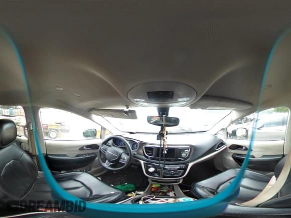 ✅ 2021 Chrysler Voyager LXi • VIN: 2C4RC1DG3MR520961 • Lot: 43097808. Wystawiony na IAAI z przebiegiem 105 091 mil. Bezpłatny archiwum sprzedaży aukcyjnych z USA i szczegółowy raport historii pojazdu na DreamBid. Zdjęcie 17.