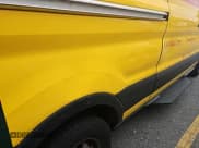 ✅ 2019 Ford Transit • VIN: 1FTYR3XM7KKA78317 • Lot: 43930322. Wystawiony na IAAI z przebiegiem 140 908 mil. Bezpłatny archiwum sprzedaży aukcyjnych z USA i szczegółowy raport historii pojazdu na DreamBid. Zdjęcie 9.