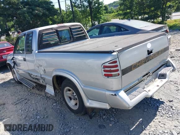 1995 Chevrolet S-10 LS с VIN 1GCCS19W1SK237852, выставлен на аукционе IAAI как лот 39769090 с пробегом 103 310 миль миль и . История ставок и продаж доступна на DreamBid. Изображение 3.