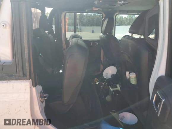 ✅ 2021 Jeep Gladiator High Altitude • VIN: 1C6HJTFG8ML529035 • Lot: 82009705. Listed on Copart with 121,123 mi. Free auction sales archive from the USA and detailed vehicle history report at DreamBid. Image 10.