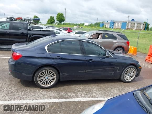 ✅ 2012 BMW 3 Series 335i • VIN: WBA3A9G51CNN67550 • Лот: 42242373. Опубликован ранее на IAAI с пробегом 89 470 миль. Бесплатный доступ к архиву аукционных продаж из США и подробный отчёт об истории автомобиля на DreamBid. Изображение 13.