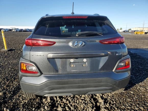 ✅ 2018 Hyundai Kona SEL • VIN: KM8K6CAA4JU148965 • Lot: 90759485. Listed on Copart with 75,223 mi. Free auction sales archive from the USA and detailed vehicle history report at DreamBid. Image 6.
