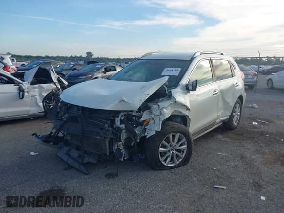 ✅ 2017 Nissan Rogue SL • VIN: 5N1AT2MT7HC839922 • Lot: 42944789. Listed on IAAI with 199,039 mi. Free auction sales archive from the USA and detailed vehicle history report at DreamBid. Image 17.