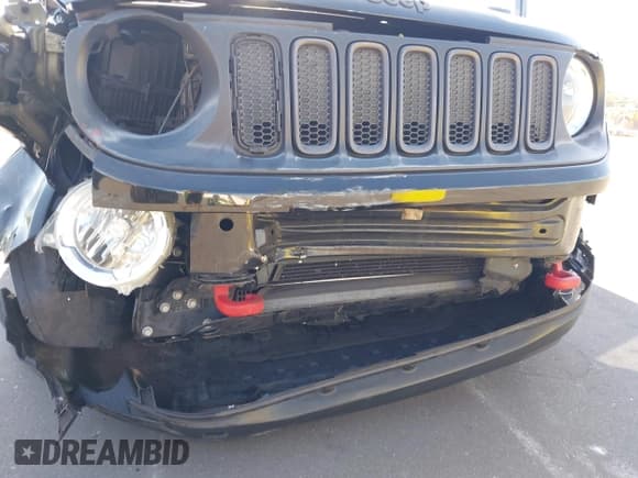 ✅ 2017 Jeep Renegade Trailhawk • VIN: ZACCJBCB0HPE94143 • Lot: 43760545. Wystawiony na IAAI z przebiegiem 84 422 mil. Bezpłatny archiwum sprzedaży aukcyjnych z USA i szczegółowy raport historii pojazdu na DreamBid. Zdjęcie 16.