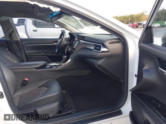 ✅ 2018 Toyota Camry XLE • VIN: 4T1B11HKXJU557537 • Лот: 43556168. Опубликован ранее на IAAI с пробегом 150 267 миль. Бесплатный доступ к архиву аукционных продаж из США и подробный отчёт об истории автомобиля на DreamBid. Изображение 5.