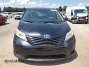 ✅ 2011 Toyota Sienna • VIN: 5TDZK3DC7BS023427 • Лот: 68322925. Опубликован ранее на Copart с пробегом 314 684 миль. Бесплатный доступ к архиву аукционных продаж из США и подробный отчёт об истории автомобиля на DreamBid. Изображение 5.
