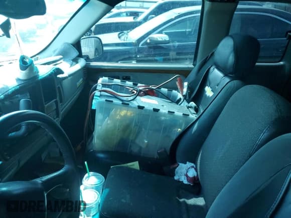 ✅ 2000 Chevrolet Silverado 1500 LS • VIN: 2GCEC19T1Y1249407 • Лот: 65678694. Опубликован ранее на Copart с пробегом Не указан. Бесплатный доступ к архиву аукционных продаж из США и подробный отчёт об истории автомобиля на DreamBid. Изображение 8.