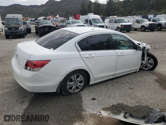 ✅ 2008 Honda Accord LX-P • VIN: JHMCP26478C058890 • Лот: 93540905. Опубликован ранее на Copart с пробегом Не указан. Бесплатный доступ к архиву аукционных продаж из США и подробный отчёт об истории автомобиля на DreamBid. Изображение 3.