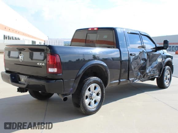 ✅ 2018 Ram 3500 Laramie • VIN: 3C63R3ML5JG164325 • Lot: 86876585. Wystawiony na Copart z przebiegiem 96 690 mil. Bezpłatny archiwum sprzedaży aukcyjnych z USA i szczegółowy raport historii pojazdu na DreamBid. Zdjęcie 3.