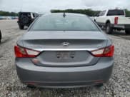 ✅ 2013 Hyundai Sonata SE • VIN: 5NPEC4AB2DH760783 • Lot: 81413195. Wystawiony na Copart z przebiegiem 216 623 mil. Bezpłatny archiwum sprzedaży aukcyjnych z USA i szczegółowy raport historii pojazdu na DreamBid. Zdjęcie 6.