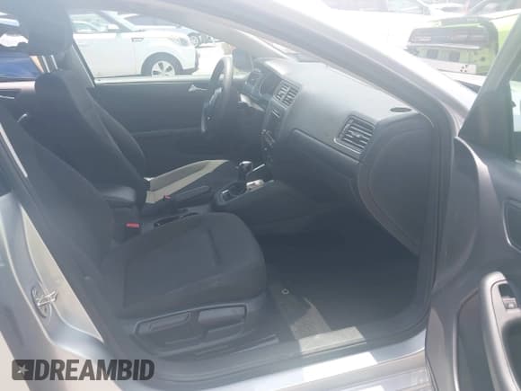 ✅ 2015 Volkswagen Jetta S • VIN: 3VW2K7AJ6FM315701 • Lot: 42684851. Listed on IAAI with 127,999 mi. Free auction sales archive from the USA and detailed vehicle history report at DreamBid. Image 5.