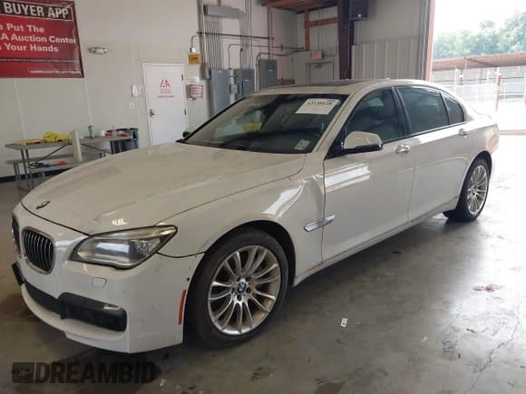 ✅ 2014 BMW 7 Series ALPINA B7 • VIN: WBAYE8C53ED780597 • Lot: 43130128. Wystawiony na IAAI z przebiegiem 98 724 mil. Bezpłatny archiwum sprzedaży aukcyjnych z USA i szczegółowy raport historii pojazdu na DreamBid. Zdjęcie 2.