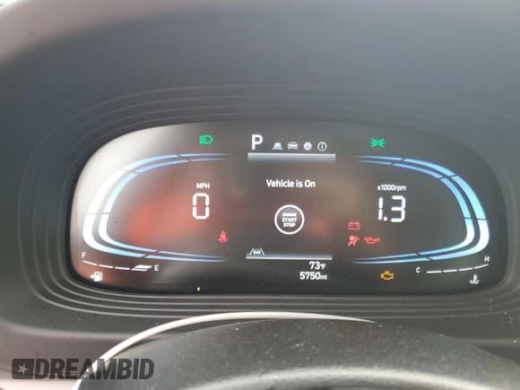 ✅ 2025 Hyundai Venue SEL • VIN: KMHRC8A31SU401747 • Lot: 81723855. Listed on Copart with 5,750 mi. Free auction sales archive from the USA and detailed vehicle history report at DreamBid. Image 9.