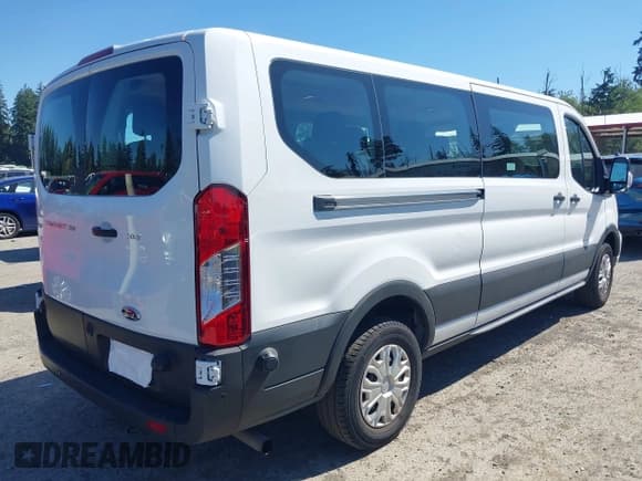 ✅ 2024 Ford Transit Passenger XL • VIN: 1FBAX2Y88RKA11307 • Lot: 42620775. Wystawiony na IAAI z przebiegiem 13 624 mil. Bezpłatny archiwum sprzedaży aukcyjnych z USA i szczegółowy raport historii pojazdu na DreamBid. Zdjęcie 4.