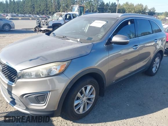 ✅ 2016 Kia Sorento LX • VIN: 5XYPGDA53GG067871 • Лот: 43225322. Опубликован ранее на IAAI с пробегом 193 332 миль. Бесплатный доступ к архиву аукционных продаж из США и подробный отчёт об истории автомобиля на DreamBid. Изображение 2.