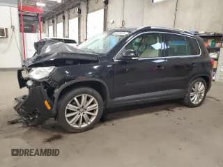✅ 2010 Volkswagen Tiguan SE • VIN: WVGBV7AXXAW514401 • Lot: 82521675. Listed on Copart with 218,513 mi. Free auction sales archive from the USA and detailed vehicle history report at DreamBid. Image 1.