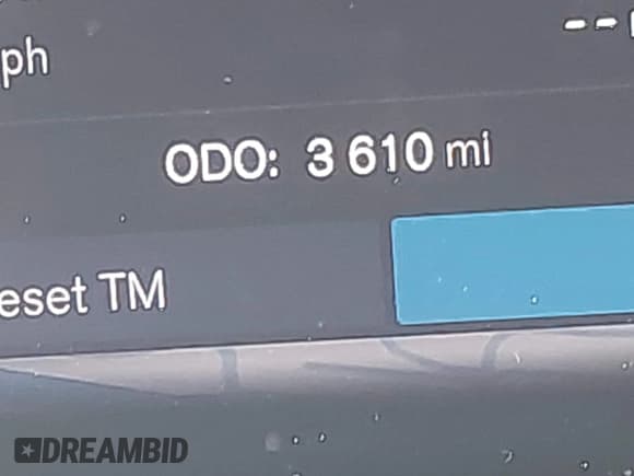 ✅ 2025 Volvo XC40 Core Bright Theme • VIN: YV4L12UJ7S2608174 • Lot: 43155109. Listed on IAAI with 3,610 mi. Free auction sales archive from the USA and detailed vehicle history report at DreamBid. Image 15.