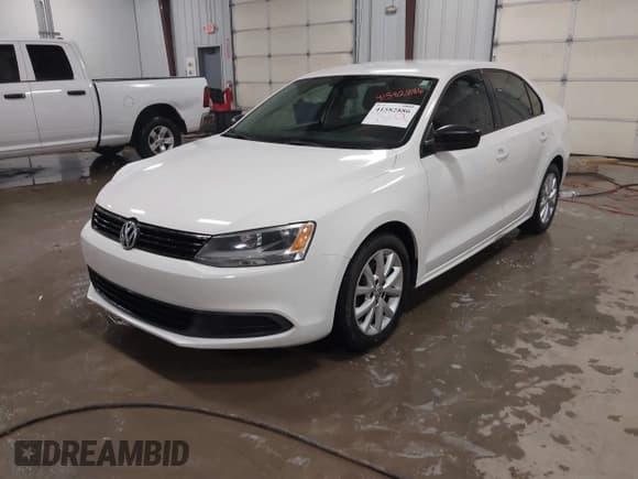 ✅ 2012 Volkswagen Jetta S • VIN: 3VW1K7AJXCM353326 • Лот: 41582886. Опубликован ранее на IAAI с пробегом 120 390 миль. Бесплатный доступ к архиву аукционных продаж из США и подробный отчёт об истории автомобиля на DreamBid. Изображение 2.