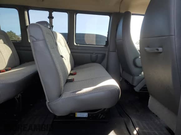 2013 Chevrolet Express Passenger LT с VIN 1GNWGRFG4D1154507, выставлен на аукционе Copart как лот 44062045 с пробегом 44 561 миль миль и Списание • Salvage title. История ставок и продаж доступна на DreamBid. Изображение 12.