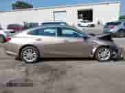 2018 Chevrolet Malibu LT z VIN 1G1ZD5ST0JF186517, wystawiony jako IAAI lot #43246637 z przebiegiem 75 000 mil mil oraz . Historia ofert i sprzedaży dostępna na DreamBid. Obrazek 13.