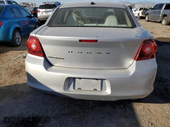 ✅ 2011 Dodge Avenger Express • VIN: 1B3BD4FB3BN537370 • Lot: 78896104. Wystawiony na Copart z przebiegiem 176 854 mil. Bezpłatny archiwum sprzedaży aukcyjnych z USA i szczegółowy raport historii pojazdu na DreamBid. Zdjęcie 6.