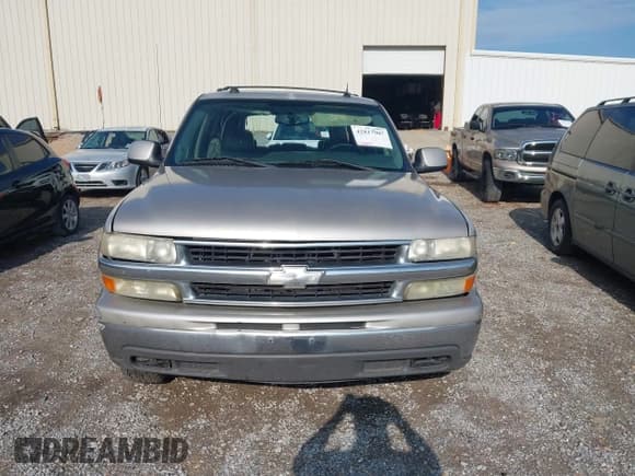 ✅ 2005 Chevrolet Suburban LS • VIN: 1GNEC16Z85J255741 • Lot: 42817907. Listed on IAAI with 383,855 mi. Free auction sales archive from the USA and detailed vehicle history report at DreamBid. Image 13.